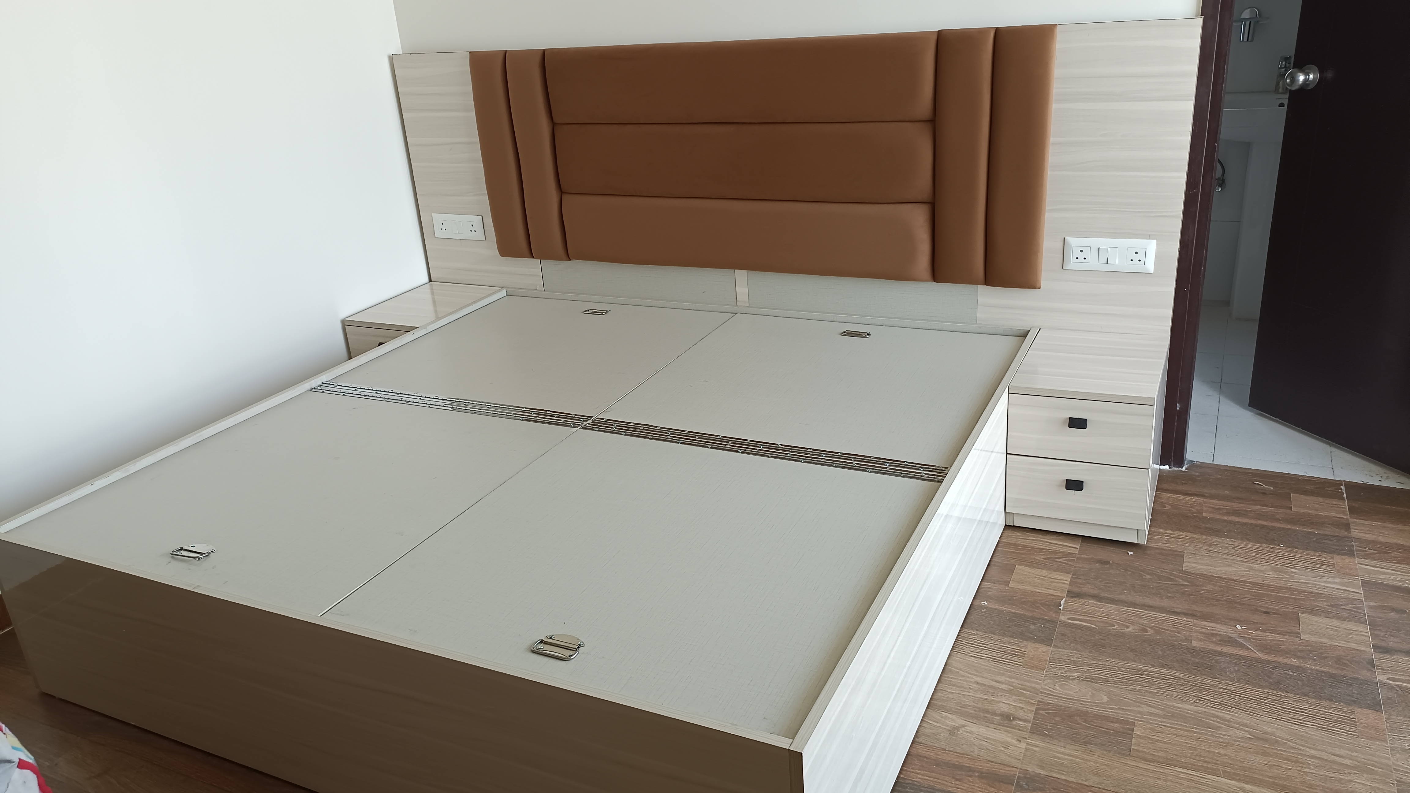 Platform Bed with Underbed Drawers