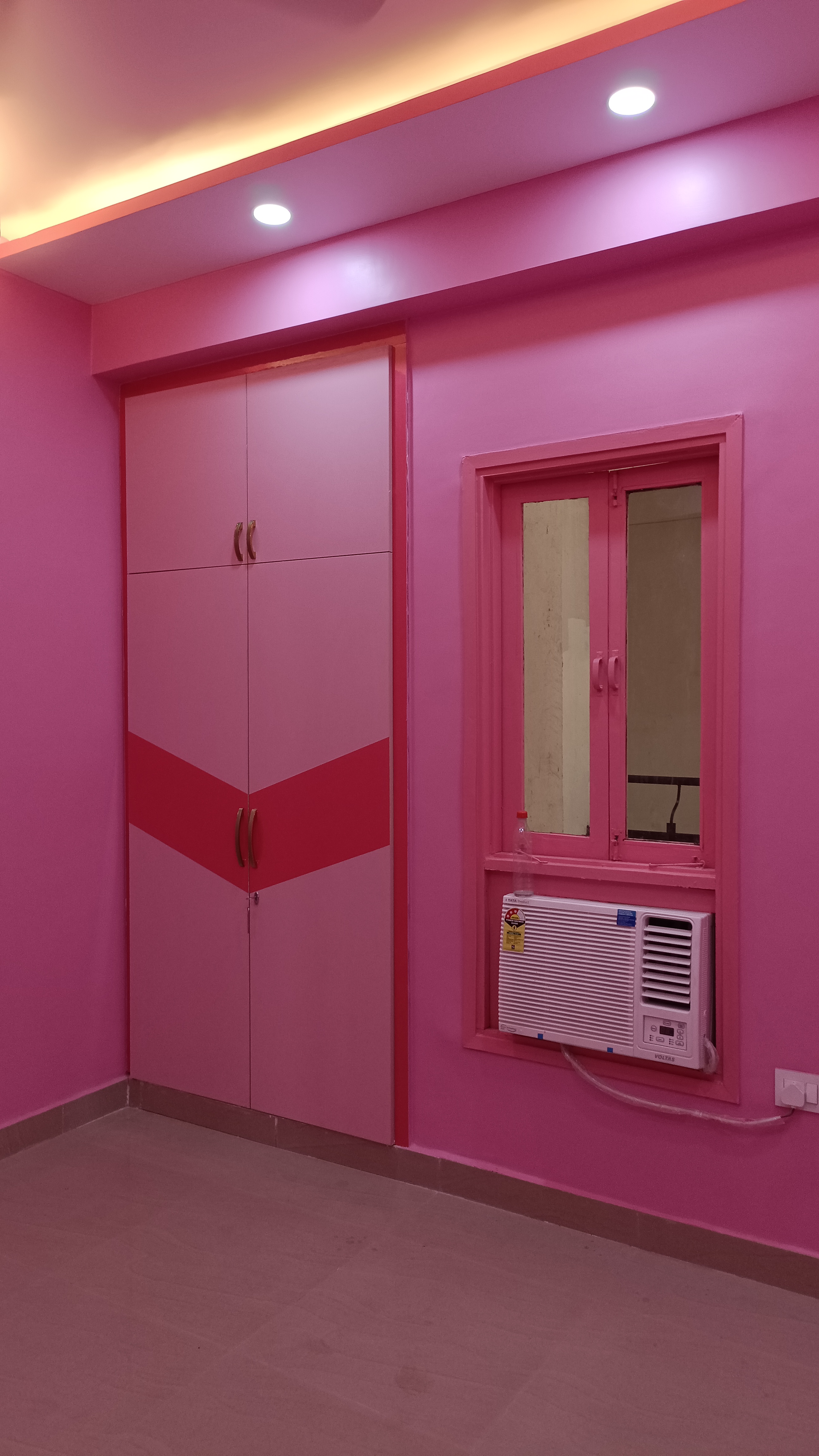 Pink Theme Kids Bedroom Wardrobe Interior