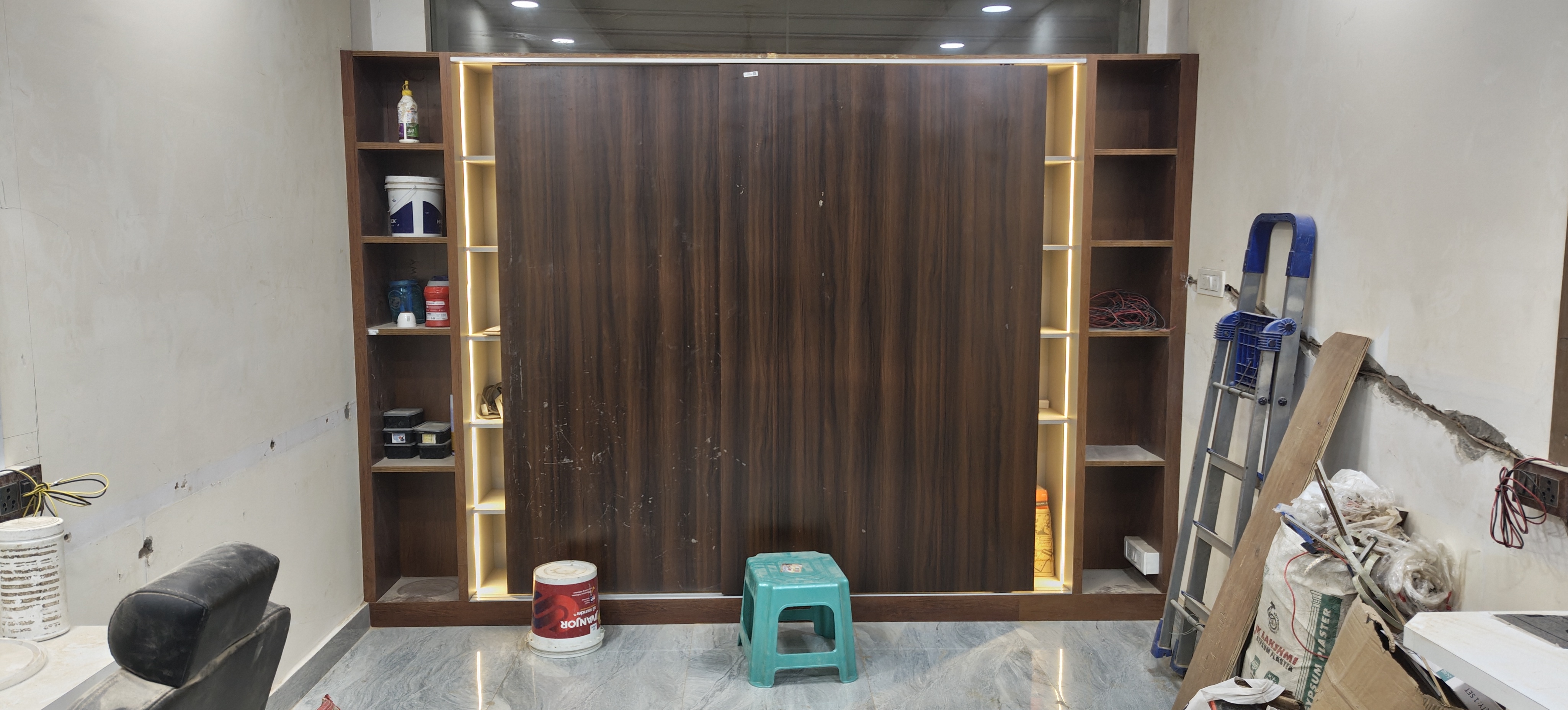 Modern Sliding Wardrobe with Loft